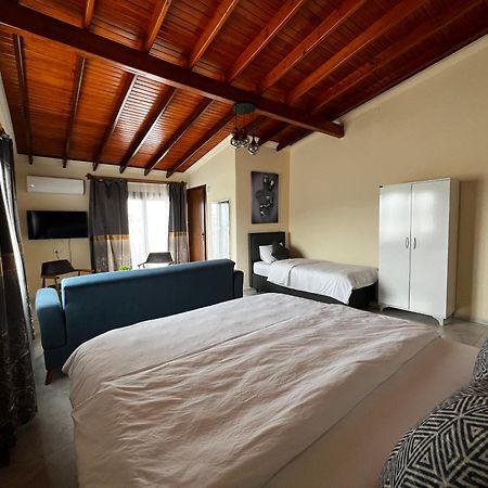 Ada Konak Otel Urla Extérieur photo